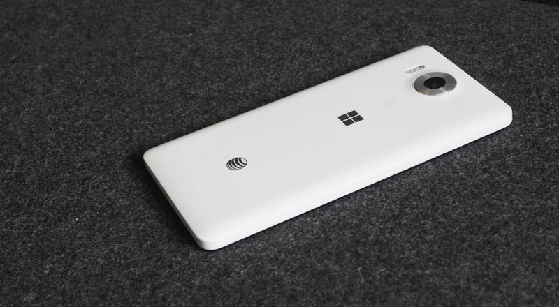 Illustration for article titled Lumia 950 Review: Microsoft's Best Ideas Still Don't Fit In Your Hand